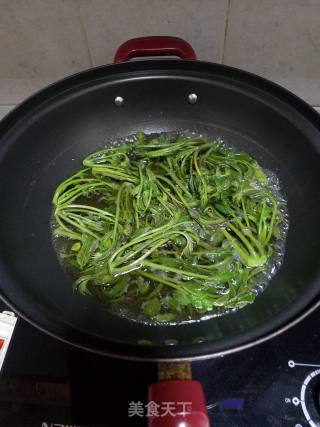 拌香椿的做法步骤：2