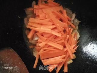 胡萝卜五花肉蒸面的做法步骤：8