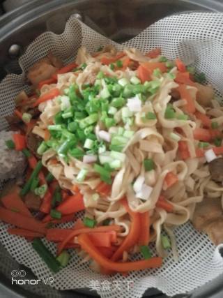 胡萝卜五花肉蒸面的做法步骤：15