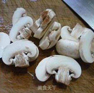 牛肉丸鲜蘑菇油菜蕻的做法步骤：4