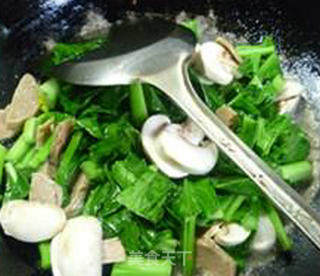 牛肉丸鲜蘑菇油菜蕻的做法步骤：11