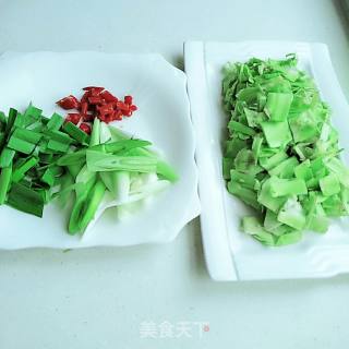 辣炒芥菜头皮的做法步骤：2