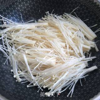 金针菇炒韭菜的做法步骤：4