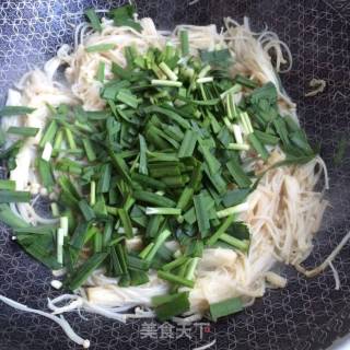 金针菇炒韭菜的做法步骤：6