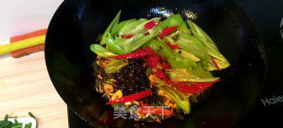 爆炒香辣味蛏子的做法步骤：5