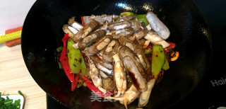 爆炒香辣味蛏子的做法步骤：6