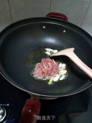 黑皮鸡枞菌炒牛肉的做法步骤：6