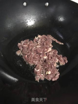 牛肉丝炒洋葱的做法步骤：5