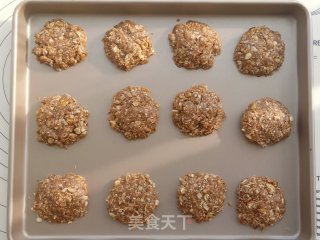 红糖核桃燕麦饼干的做法步骤：5