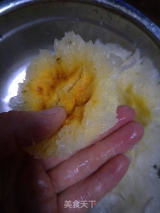 银耳枇杷雪梨羹的做法步骤：1