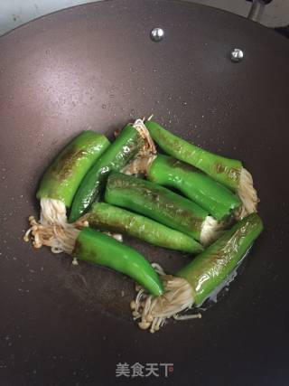 尖椒酿金针菇的做法步骤：6
