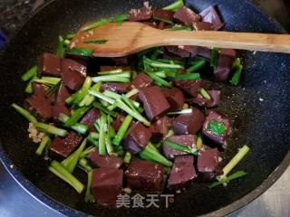 沙姜韭菜浸猪红的做法步骤：9