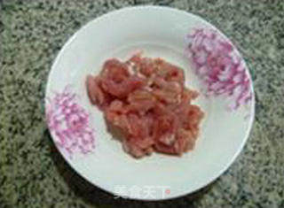 家常瘦肉丝炒羊尾笋的做法步骤：2