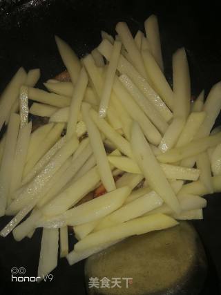 腊肉炒土豆条的做法步骤：6