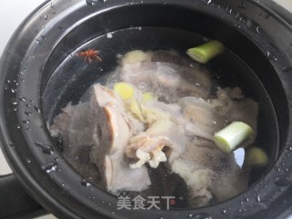 冬瓜牛尾汤的做法步骤：3