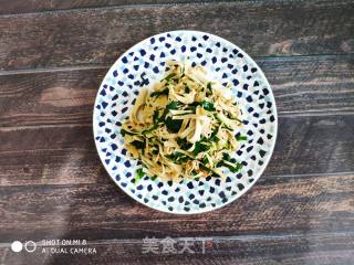韭菜炒豆腐皮的做法步骤：6