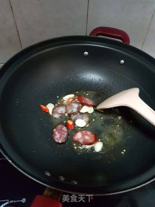 黄豆芽炒腊肠的做法步骤：6