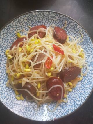 黄豆芽炒腊肠的做法步骤：9