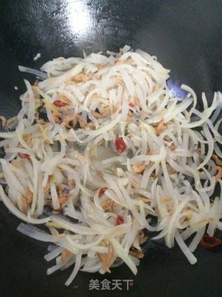 干河虾炒萝卜丝的做法步骤：8
