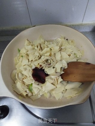 甜椒炒干豆腐的做法步骤：8