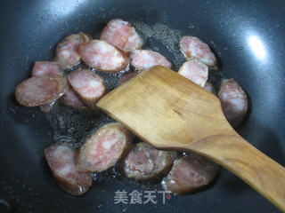 蒜薹炒香肠的做法步骤：2