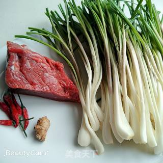 春荞炒牛肉的做法步骤：1