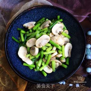 口蘑炒蒜苔的做法步骤：9