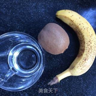 猕猴桃香蕉汁的做法步骤：1