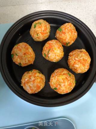 蔬菜肉松饭团的做法步骤：9