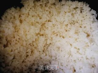 青椒火腿肠炒饭的做法步骤：3