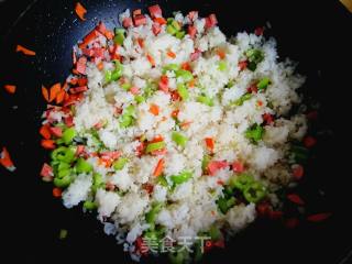 青椒火腿肠炒饭的做法步骤：8