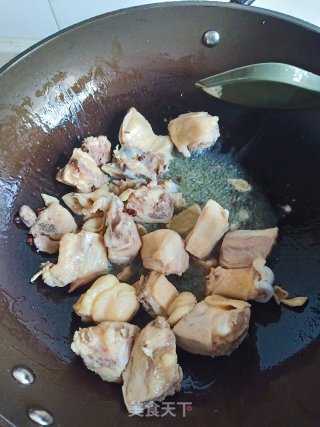 鸡腿香菇烧土豆的做法步骤：4