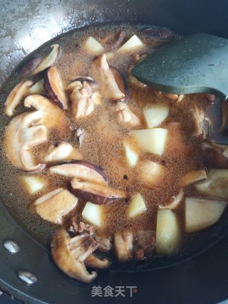 鸡腿香菇烧土豆的做法步骤：6