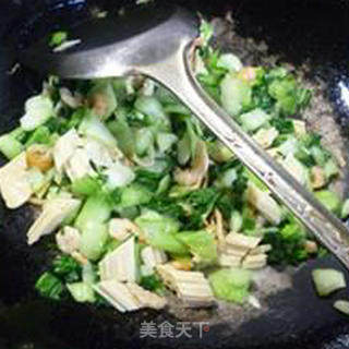 腐竹开洋炒手捏菜的做法步骤：12