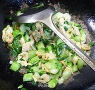 腐竹开洋炒手捏菜的做法步骤：14