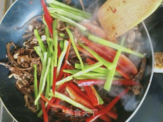 茶树菇炒肉丝的做法步骤：9