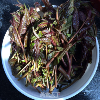 香椿芽拌豆腐的做法步骤：1