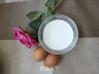 女人之滋补养颜佳品～蜂蜜桂花炖牛奶的做法步骤：1