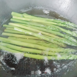 油淋芦笋的做法步骤：4