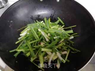 大蒜炒干丝的做法步骤：3