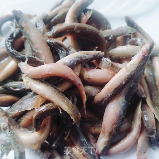 香煎泥鳅的做法步骤：2