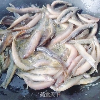 香煎泥鳅的做法步骤：4