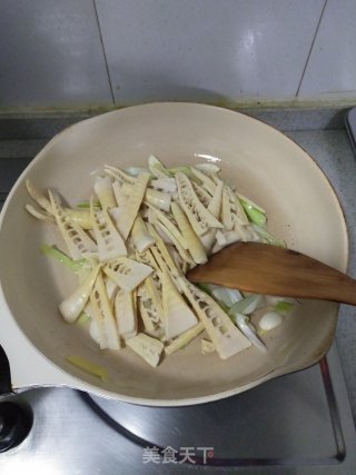 春笋炒肉的做法步骤：10