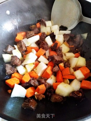 牛肉炖萝卜的做法步骤：4