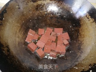 红白豆腐烧白菜的做法步骤：3