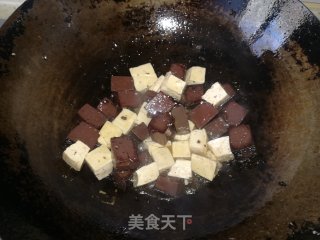 红白豆腐烧白菜的做法步骤：4