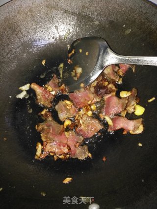 “春食野菜香”：春笋炒腊肉的做法步骤：7