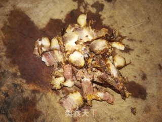 腊肉烧红白豆腐的做法步骤：2
