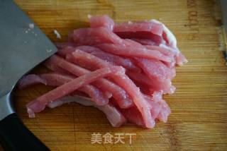 青椒肉丝的做法步骤：1