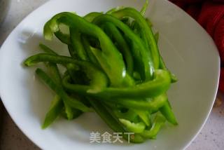 青椒肉丝的做法步骤：3